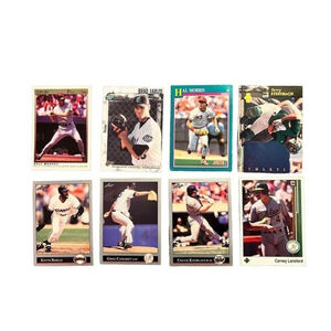 Bundle of 8 MLB Baseball Cards